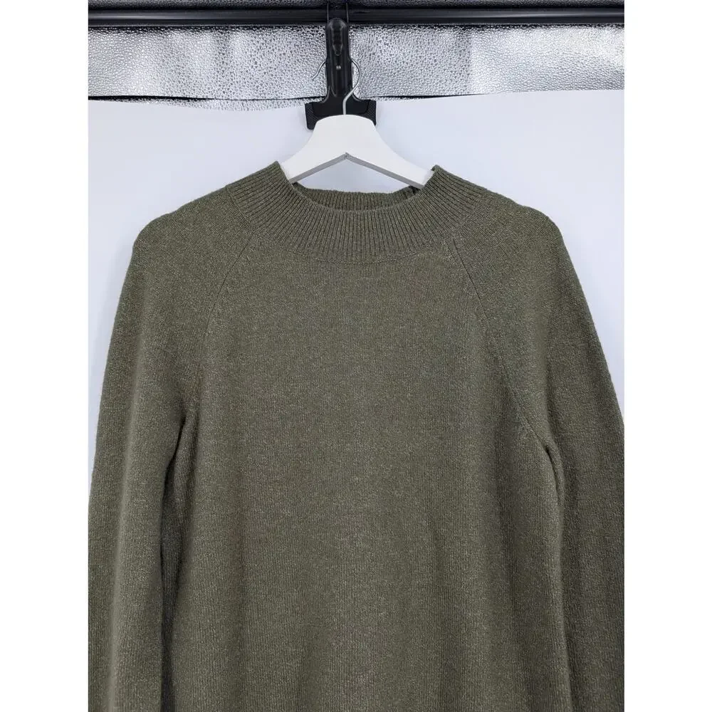 Loft Green Merino Wool Blend Sweater Size Medium Warm Comfy Career Office Work